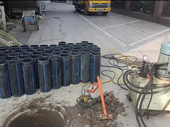 双塔PE置换管厂家 DN315置换管 非开挖管短管置换